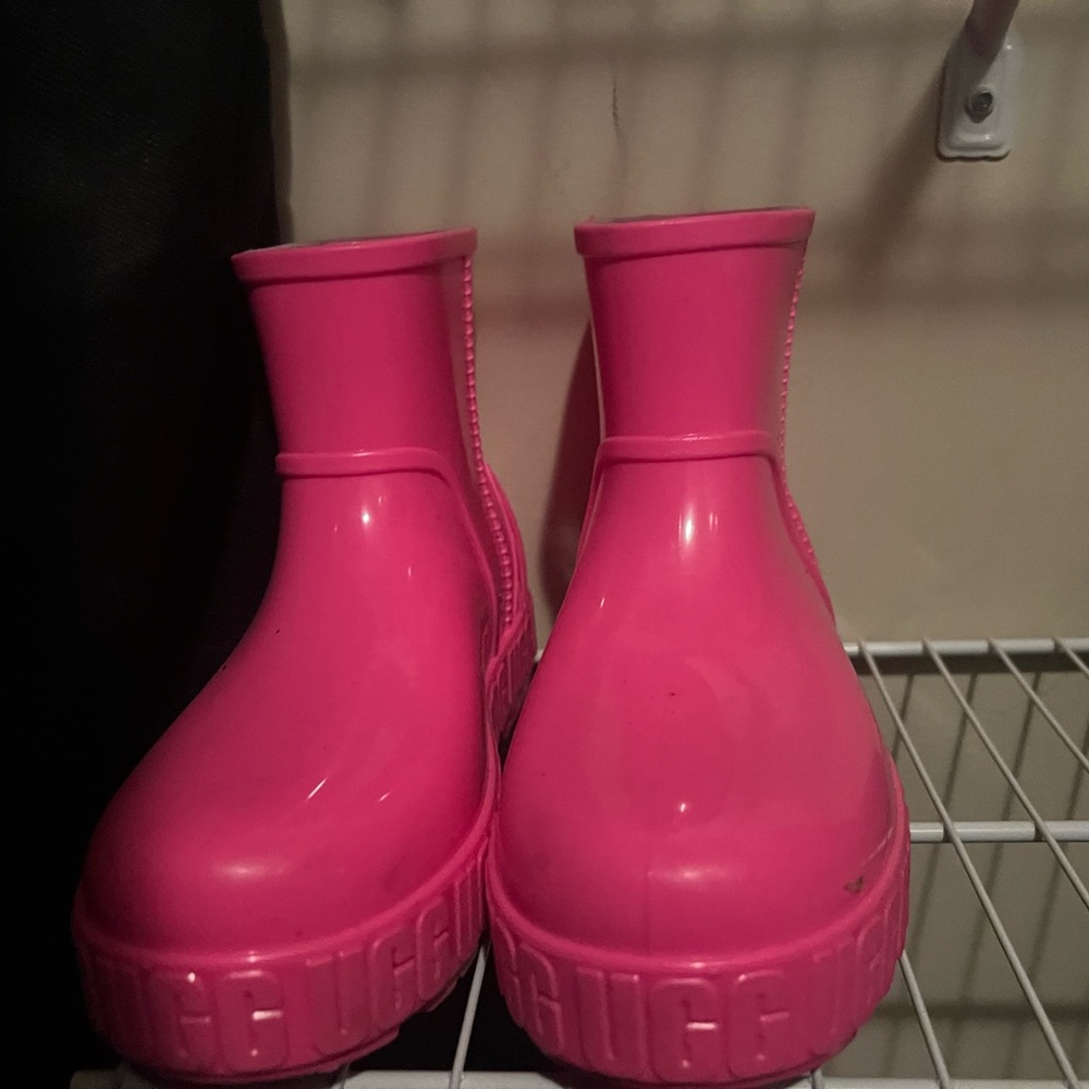 UGG Women Bright Pink Rain Boots